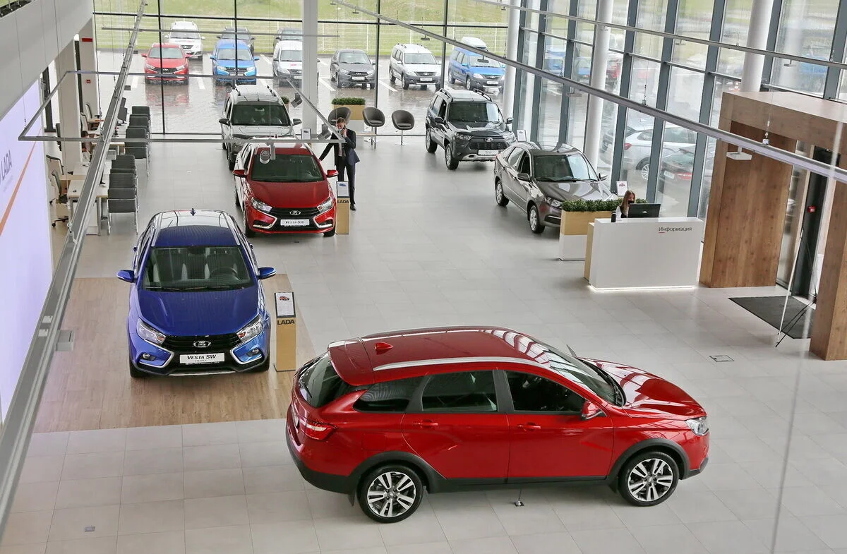 Что выгоднее: новый бюджетный авто или б/у премиум?